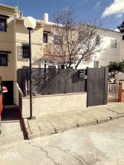 Casa adosada  José mária de cossio. Adosado en venta en plaza de toros, 3 dormitorios.