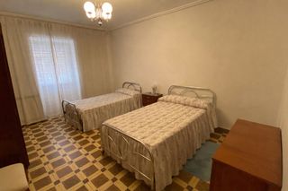 Casa  Clérigos camarenas. Casa en venta en centro, 3 dormitorios.