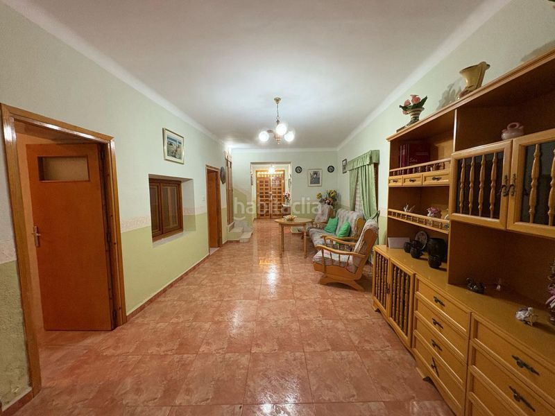 Foto c8eb8a98-a771-42f6-9d46-7b6e075bc93d. Casa amb aparcament a Membrilla