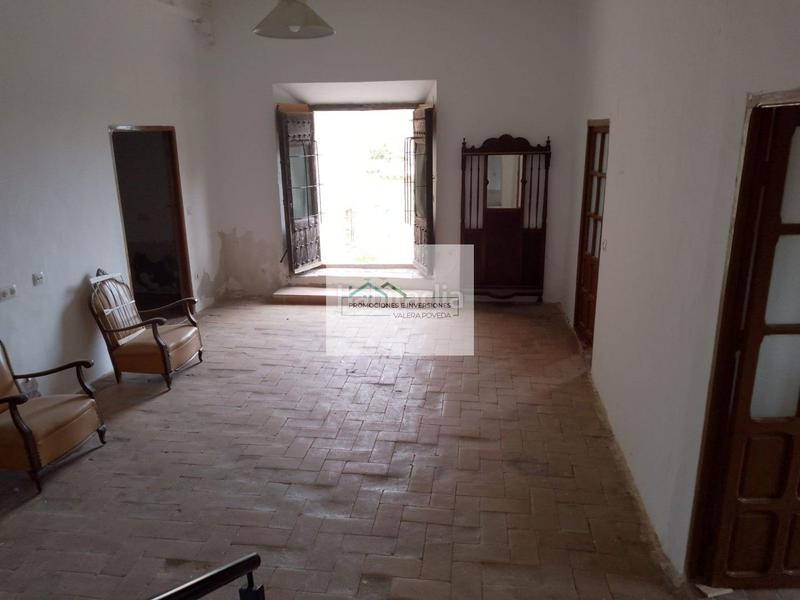 Foto 5bb1d81a-2da1-4a6c-bfdc-a5c0365051d5. Casa en calle empedrada 5 gran casa en Barchín del Hoyo