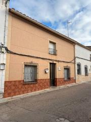 Casa a Calle virgen 28. Gran casa en iniesta con gran terreno