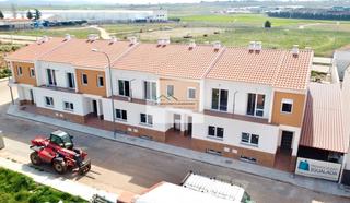 Maison jumelée à Calle hospital 28. ¡bienvenido a tu nuevo hogar!