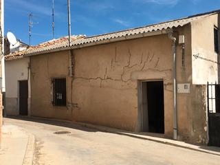 Casa  Calle belén. ¡oportunidad única! casa con amplio terreno y doble acceso.