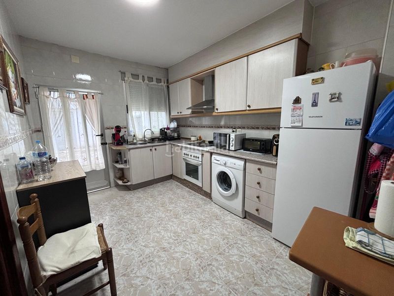 Foto c19b6f77-1ad3-4fbd-84cf-05a2e2bf6865. Casa amb xemeneia calefacció a Campillo de Altobuey