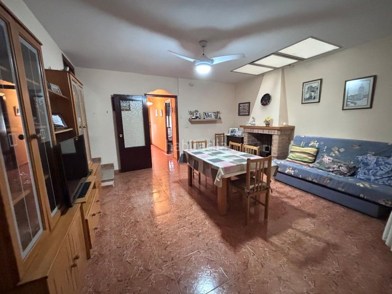 Foto f7046433-dc02-45b1-9a99-a57bea565165. Casa amb xemeneia calefacció a Campillo de Altobuey