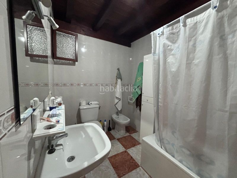 Foto f733c8f5-d4b4-42ff-827c-0fdad6b775af. Casa amb xemeneia calefacció a Campillo de Altobuey