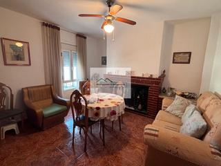 Casa  Calle larga. Se vende casa en un encantador pueblo tranquilo, ideal para quie