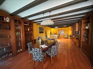 Maison  Calle marqués de villena. Gran casa amueblada con 6 habitaciones dobles, 3 baños con jacuz