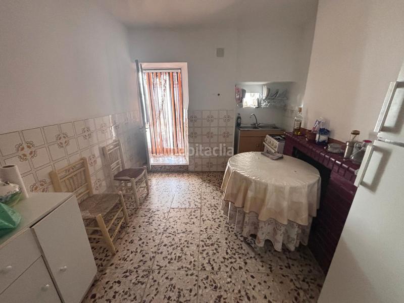 Foto 5a8f284f-b03b-46b0-b9e1-891d5b9806ca. Casa amplia vivienda con gran terreno y múltiples posibilidades en Buenache de Alarcón