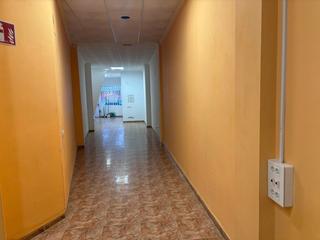 Local Comercial  Calle sol. Se vende local comercial en el centro del pueblo