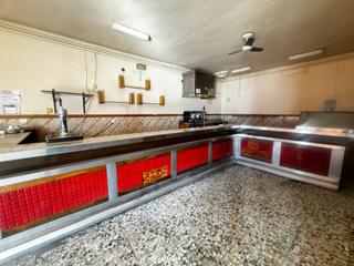 Edifici a Castillejo de Iniesta. ¡¡ edificio con vivienda, hostal y restaurante en venta en casti