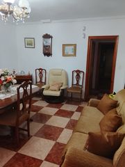 Casa in Calle de la iglesia 4. Gran oportunidad rubielos bajos