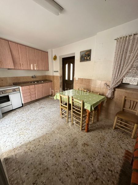 Foto 100ed15e-ea54-4f23-8810-0724c7cd51d3. Casa amb xemeneia a Valverde de Júcar