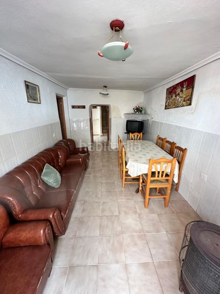 Foto 67ca29f7-4fab-4850-9c12-8d1daa175575. Casa amb xemeneia a Valverde de Júcar