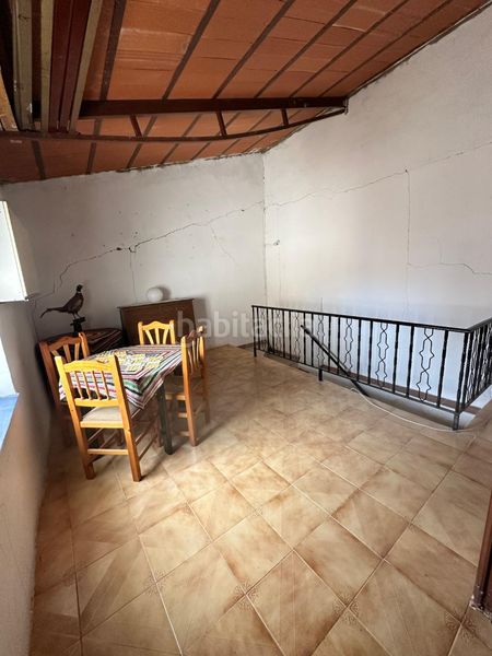 Foto b12e7563-dd82-42cc-aee3-88c66e1187d0. Casa amb xemeneia a Valverde de Júcar