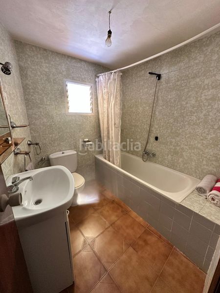 Foto ea23f183-83c4-4e63-9234-faa917e170b6. Casa amb xemeneia a Valverde de Júcar