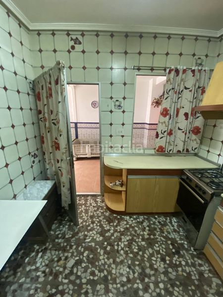 Foto a037bbbb-ab97-48f1-8850-33177a2f698a. Casa amb xemeneia aparcament a Picazo (El)