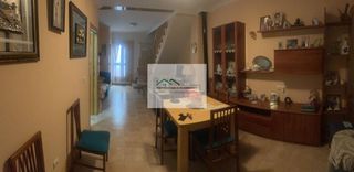 Miete Haus  Calle de la iglesia 12. Se alquila casa en el centro de castillejo de iniesta