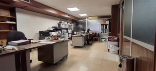 Bureau  Carrer reis catòlics. Oficinas ensanche disputacion