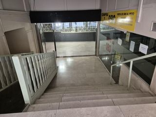 Local Comercial a Calle Tesifonte Gallego 24