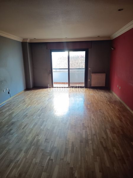 Foto bab36227-c6a1-437c-b0ac-fe77ac2f350c. Appartement dans calle blasco ibáñez 32 piso amplio de 4 habitaciones con garaje y trastero en zona céntrica **precio: 299.000 € | 186,26 m² | 4 habitaciones | 2 bañ dans Albacete