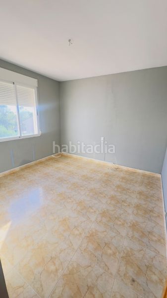 Foto ce8f7fe7-09fd-4b69-b05d-cdc48028e09f. Towny house with parking in Iniesta
