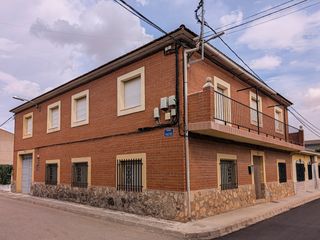 Chalet à Calle cristo 4. Oportunidad de chalet indenpendiente. el picazo