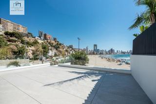 Planta baixa a Playa Poniente. Apartamentos nuevos en 1 linea de playa en benidorm