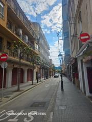 Edifici a Calella. Edificio con parking
