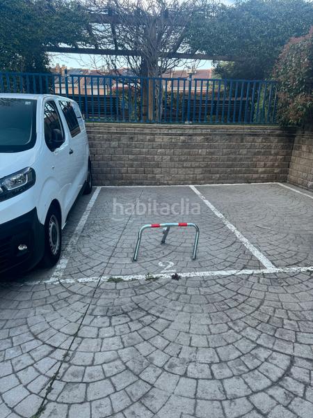 Foto 3e2d8ff3-2c3e-4403-9d76-2e37d56e4732. Parking coche en Centro Valdemoro
