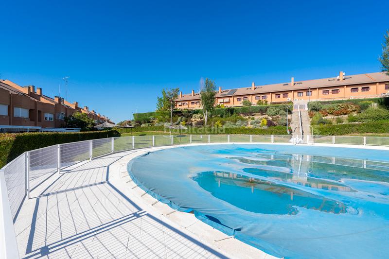 Foto 8b125403-6d2b-4833-9daf-a3714b51f15b. Reihenhaus mit kamin heizung parking pool in Parque Coimbra Móstoles