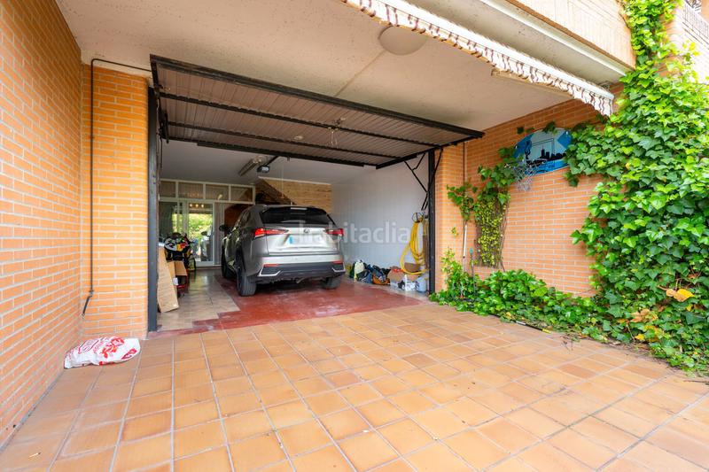 Foto 0ab6697a-c410-4a27-9442-30b385130600. Semi detached house with fireplace heating parking pool in Móstoles