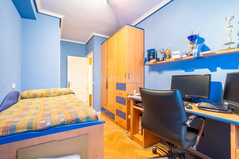 Foto b0988bb1-f296-4566-9dd0-676f179ef3f5. Semi detached house with fireplace heating parking pool in Móstoles