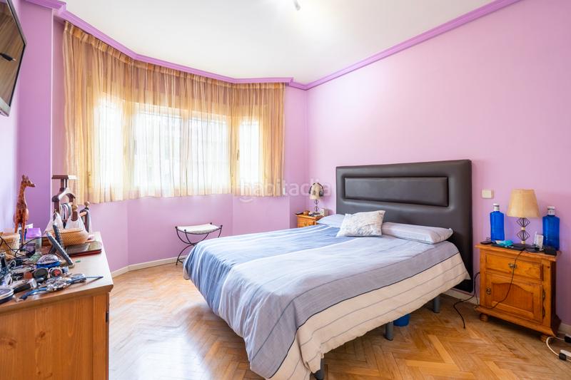 Foto d39b62b3-0177-4c64-be7d-b5f48798b16f. Semi detached house with fireplace heating parking pool in Móstoles