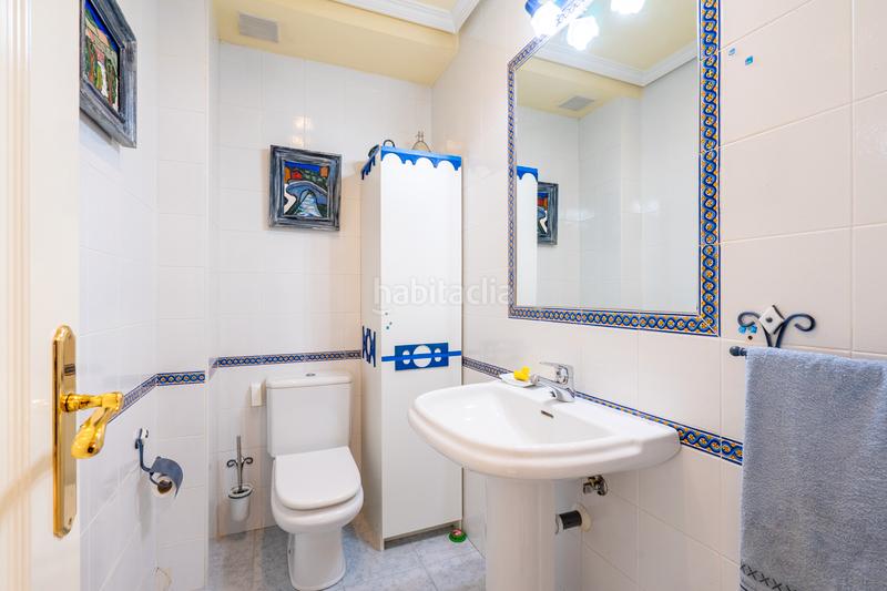 Foto df3d761f-13d9-4b5b-be2c-d21c9f23a7c8. Semi detached house with fireplace heating parking pool in Móstoles