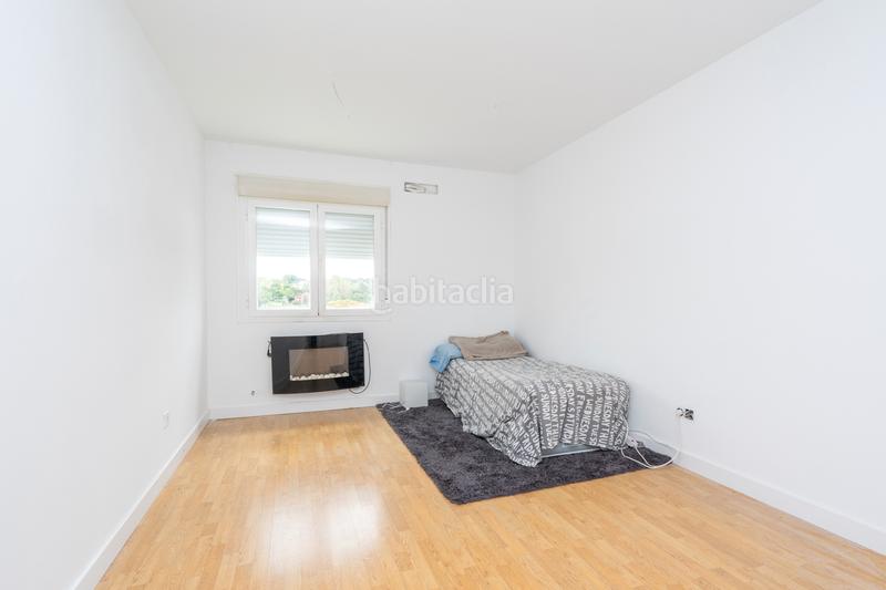 Foto ebdccd9a-f062-42dc-8312-2652894cd2a9. Chalet with fireplace heating parking pool in Parque Boadilla Boadilla del Monte