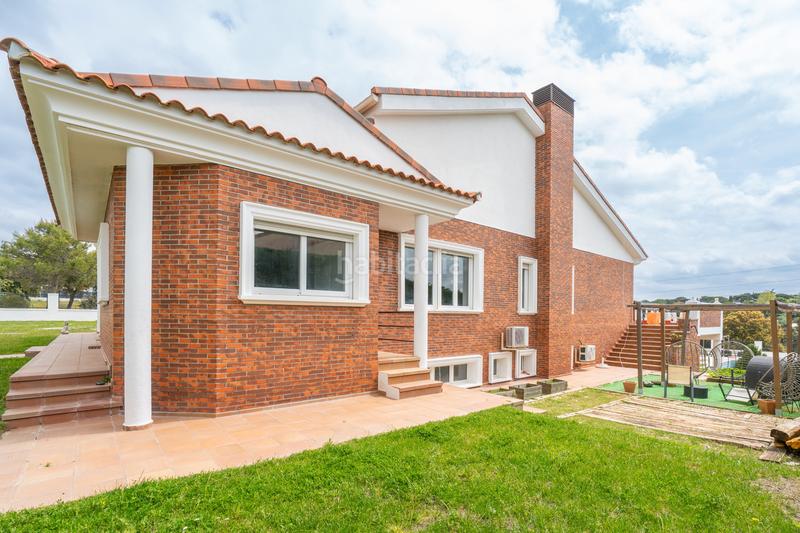 Foto 8168c0cb-a111-46fd-9f3e-a1a565078055. Chalet avec cheminée chauffage parking piscine dans Boadilla del Monte