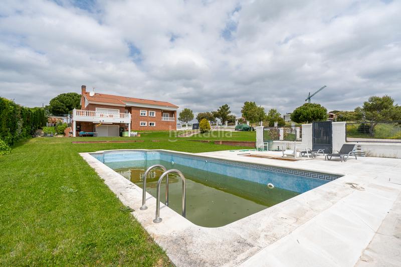 Foto a26eefc8-01bc-4d40-a810-4cce38c77f3b. Chalet avec cheminée chauffage parking piscine dans Boadilla del Monte