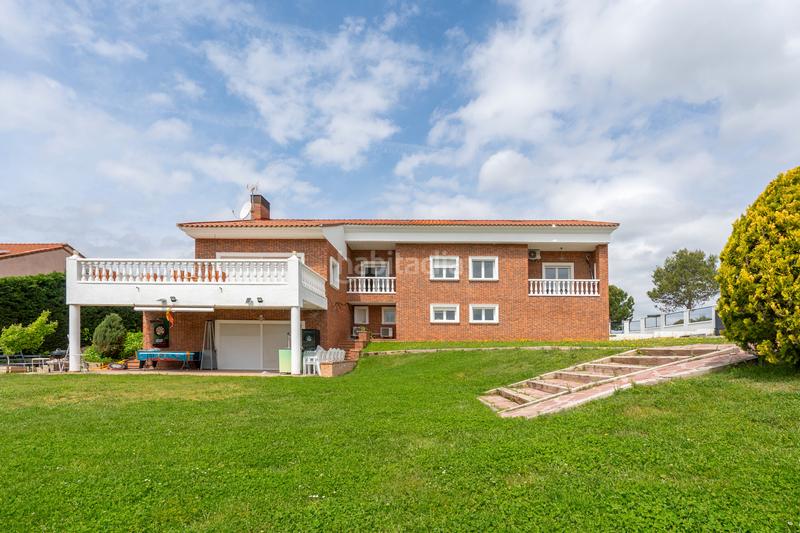 Foto b1743ff6-cd61-4cf0-8232-5dbad0b829b3. Chalet avec cheminée chauffage parking piscine dans Boadilla del Monte