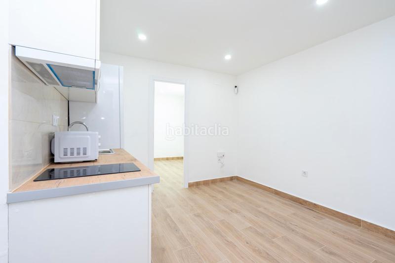 Foto 2cc1f59c-134a-4fd2-ab3a-29964c0a8ecc. Piso en Embajadores-Lavapiés Madrid