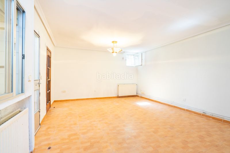 Foto b57d2d5e-aa8e-4db2-8f1f-8eb20f8cff81. Casa en Numancia Madrid