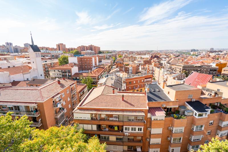 Foto d77f2dc7-2f05-4049-9829-4bfee821a28f. Dúplex en Numancia Madrid