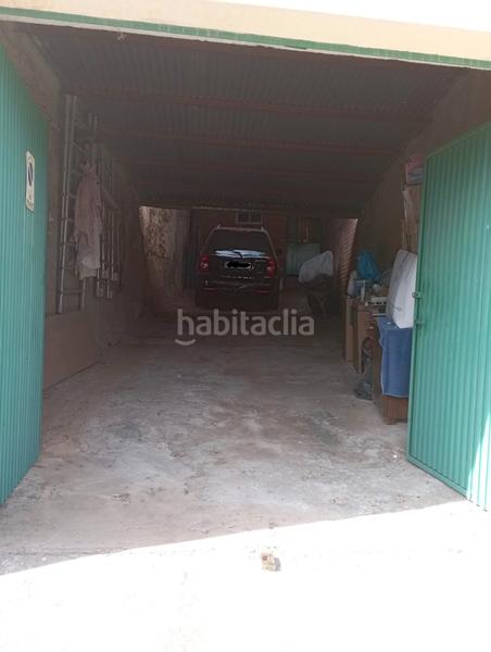 Foto f857e5f5-44e4-4975-9214-4c2ffb73b420. Aparcament cotxe a Valdeverdeja