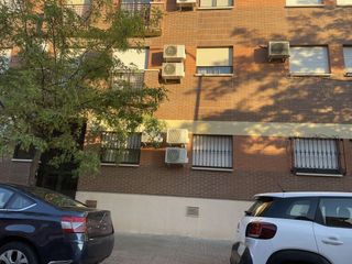 Appartamento  Domingo de aguirre. Piso de tres dormitorios en aranjuez