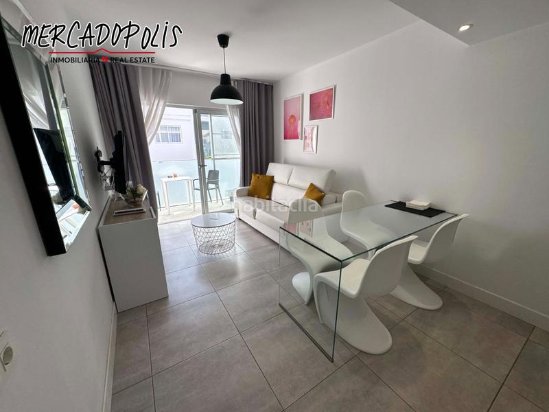 Foto dff6dbe6-2193-4151-ac4b-36806a01c3a4. Location appartement avec piscine dans Corralejo Oliva (La)