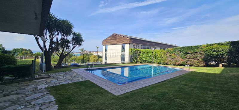 Foto 6f108ec6-adaf-4f61-8569-61d6b32122ff. Pis amb aparcament piscina a Sanxenxo pueblo Sanxenxo