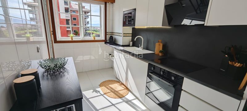 Foto 8fcaddeb-1b76-4412-b4f2-bd6d93295c2c. Pis amb aparcament piscina a Sanxenxo pueblo Sanxenxo