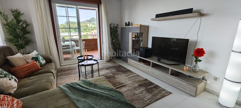 Foto e24ae355-f137-44ea-abdf-8065c52cb6e7. Pis amb aparcament piscina a Sanxenxo pueblo Sanxenxo