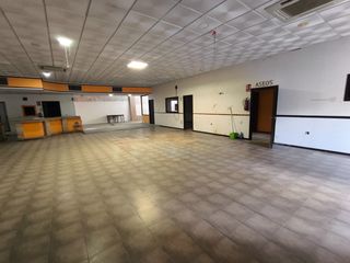 Rent Business premise  Calle lirio. 068