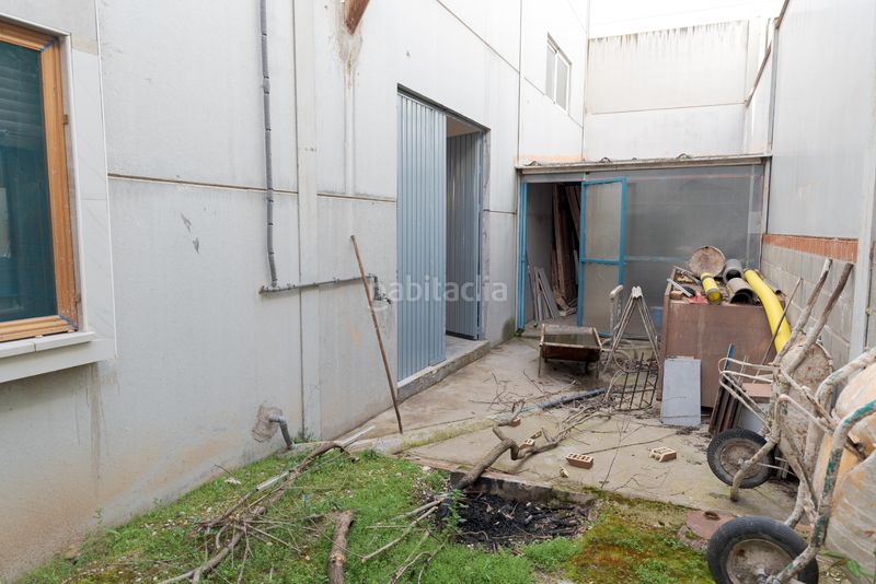 Foto df126364-28a3-47ca-a895-037121b57663. Nau industrial a Torrijos
